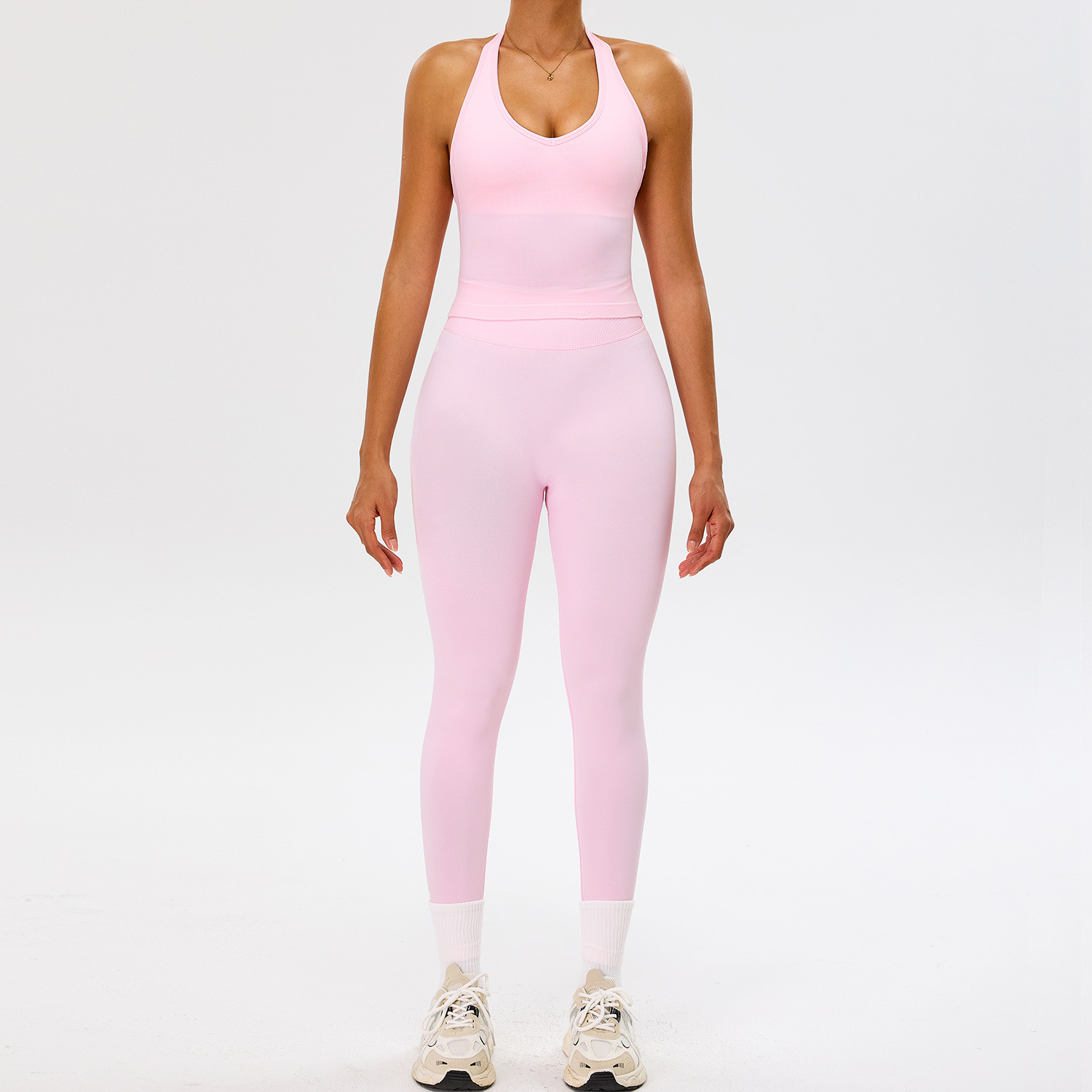 2-delig dames trainingspak naa - Winter Clothing Logos recensie en prijs